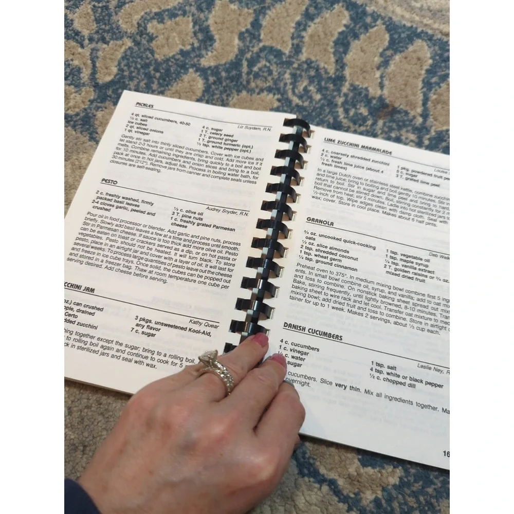 Vtg Cookbook Virginia Emergency Nurses Association‎ Sharing Our Best 1996